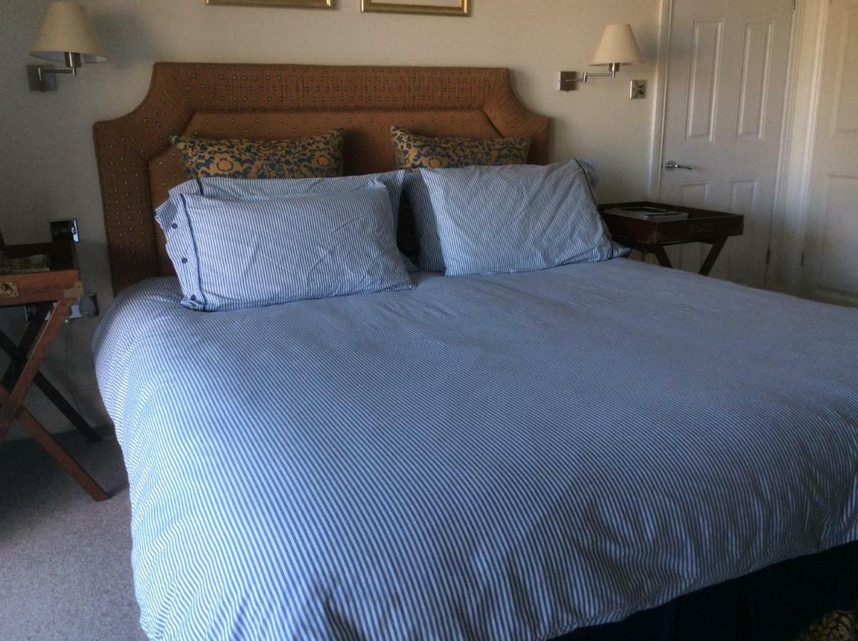 Bed and Breakfast Compass Rose Dartmouth Exteriér fotografie