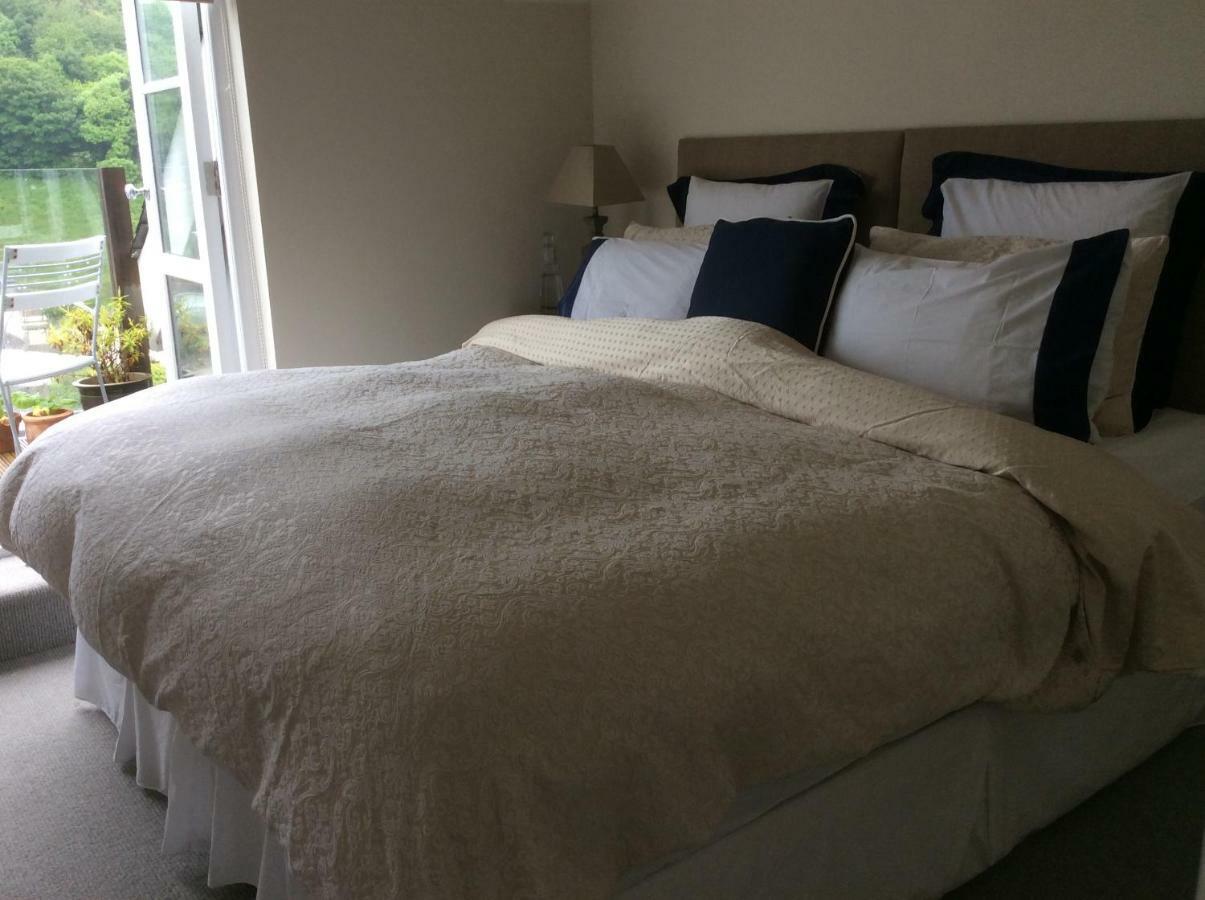 Bed and Breakfast Compass Rose Dartmouth Exteriér fotografie